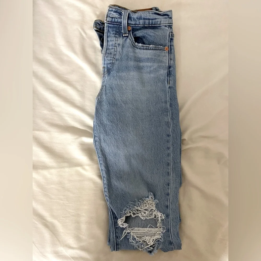 Levi’s Wedgie Straight Jeans - Picture 2 of 5
